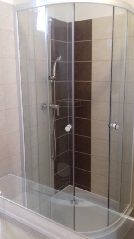 Eszter Apartmanhaz Hajduszoboszlo Exterior photo