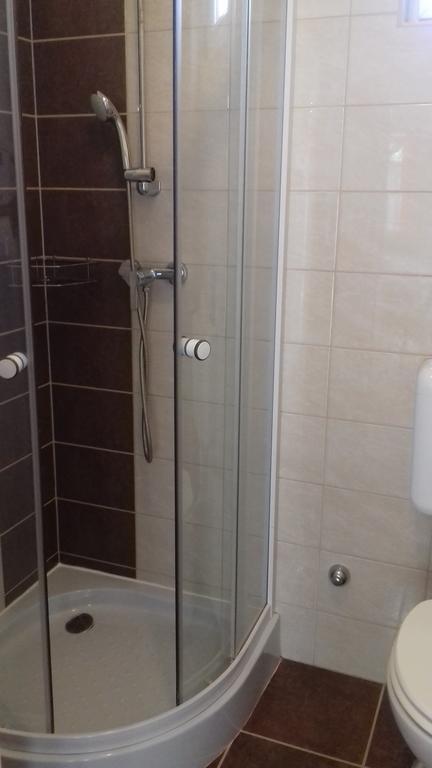 Eszter Apartmanhaz Hajduszoboszlo Exterior photo