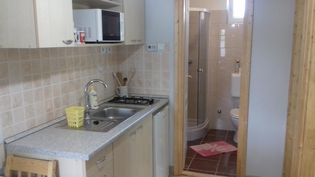 Eszter Apartmanhaz Hajduszoboszlo Exterior photo