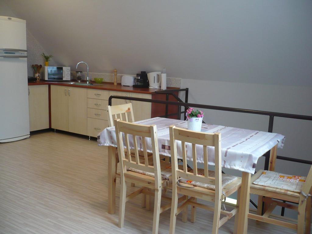 Eszter Apartmanhaz Hajduszoboszlo Exterior photo